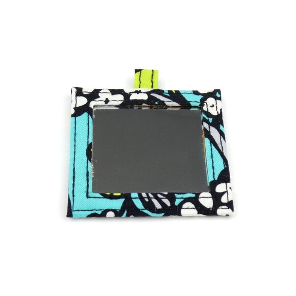 Vera Bradley Island Blooms Zip Close Cosmetic Case w/ Mirror - Picture 10 of 10